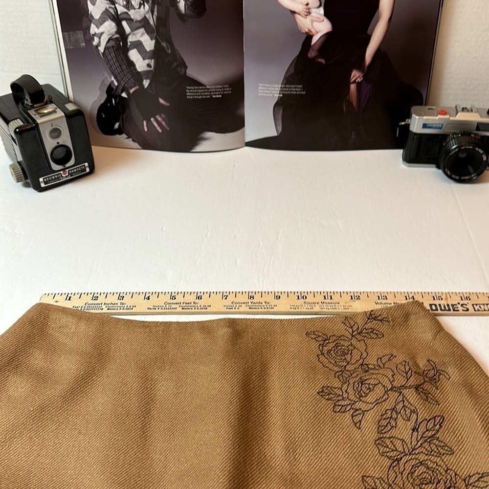 90s Minimalist Camel Pencil Skirt | Embroidered Quiet Luxury Office Capsule - Picture 6 of 9